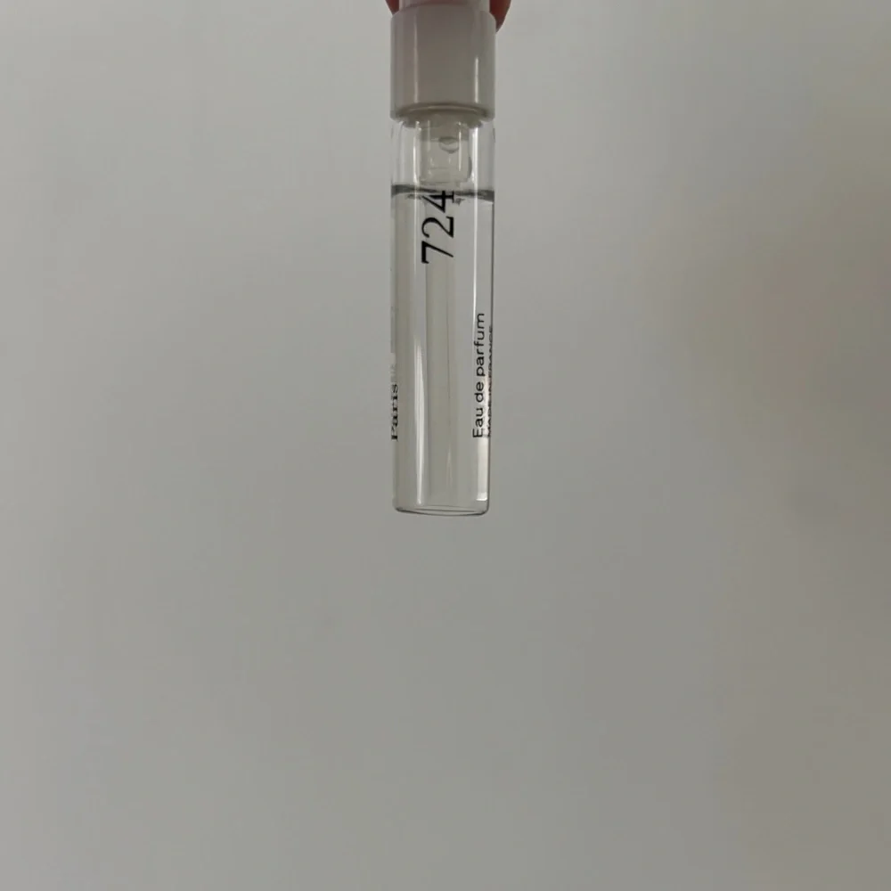 Jo Malone Orange Bitters Cologne with Silver Cap and Clear Vials - Picture 3 of 5